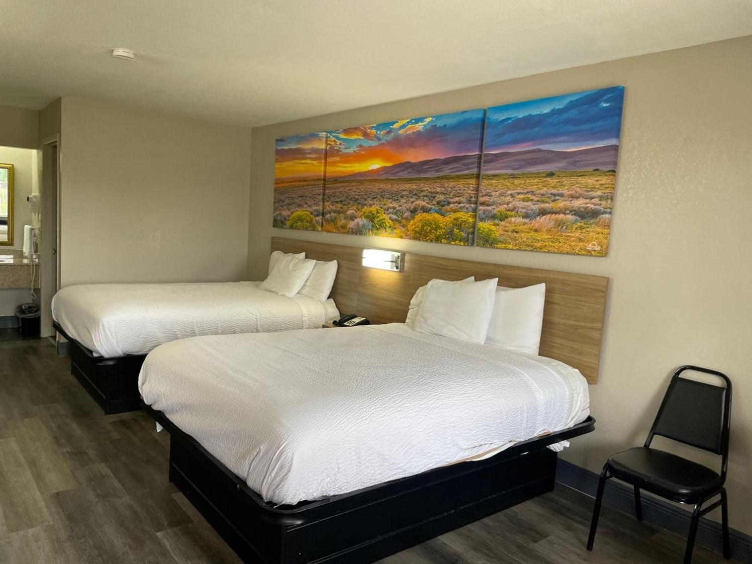 Days Inn By Wyndham San Antonio Southeast Frost Bank Center Екстер'єр фото