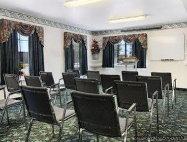 Days Inn By Wyndham San Antonio Southeast Frost Bank Center Екстер'єр фото